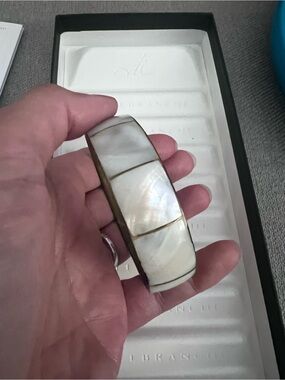 Vintage Mother of Pearl Inlay Bangle Bracelet Gold Tone White Iridescent